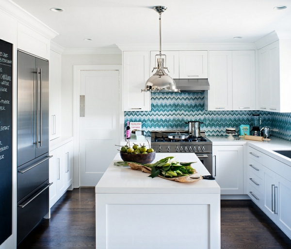 innendesign blau weiß küche küchenrückwand kücheninsel