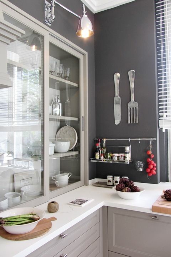 küchen design wandgestaltung grau weiße möbel