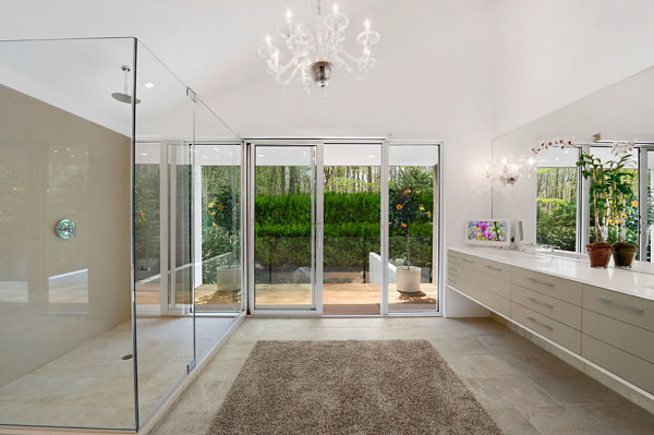 moderne badezimmer bodenfliesen glaswände einrichtungsideen
