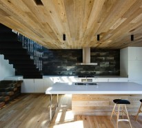 Moderne Inneneinrichtung aus Holz in einem Open House in Australien