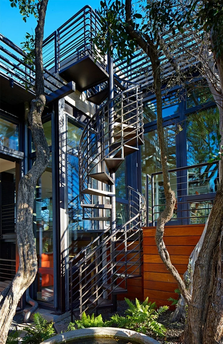 nachhaltige architektur grüne residenz außenbereich treppen