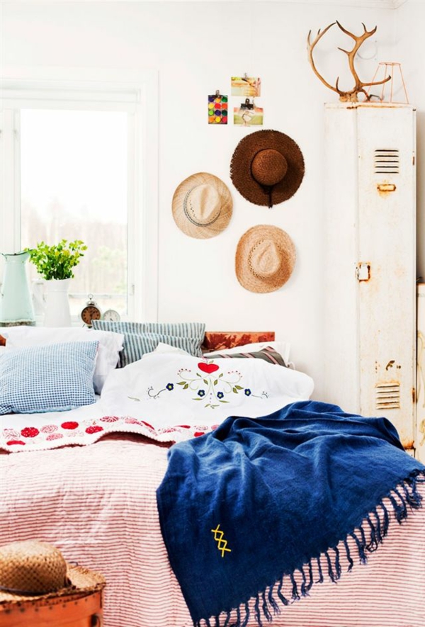 schlafzimmer im landhausstil farben rustikale einrichtung bettwäsche