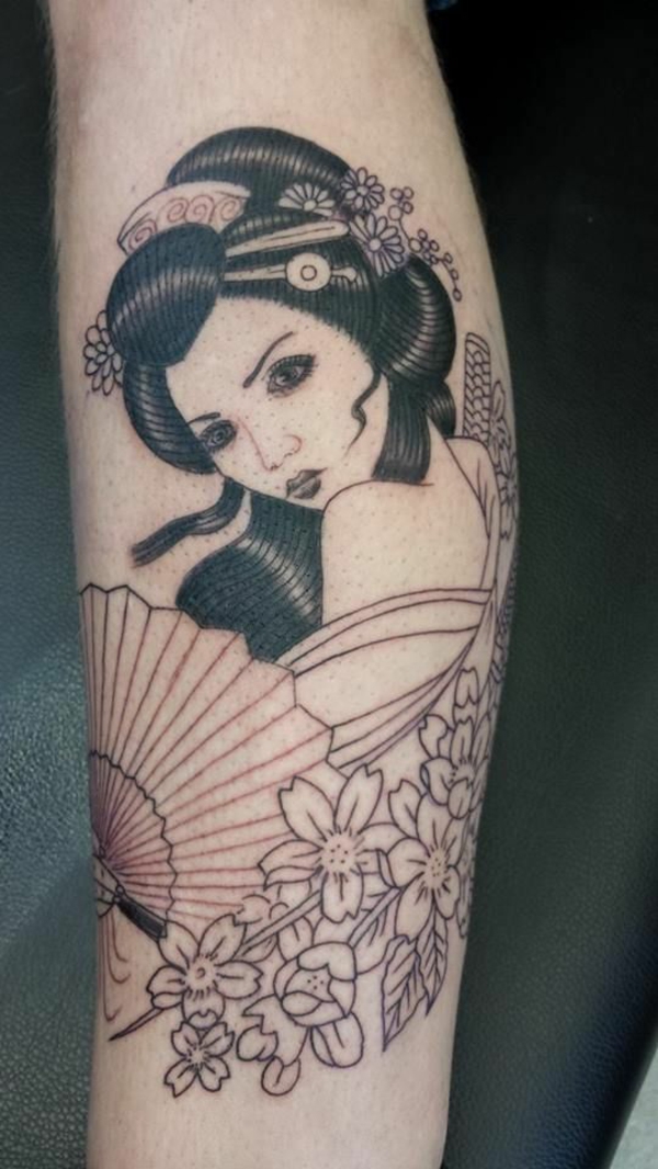 tattoo motive frauen geisha unterarm trendy