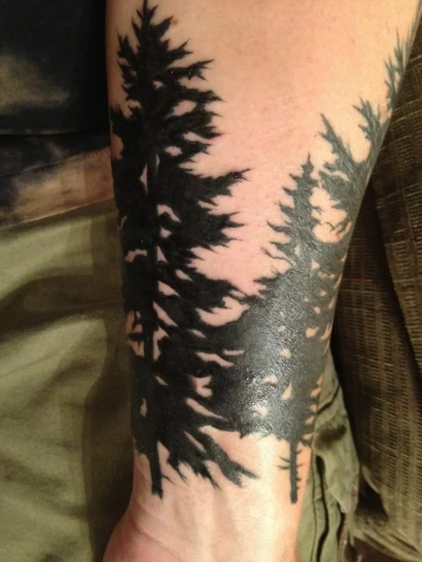 tattoo unterarm bilder ideen für männer bäume