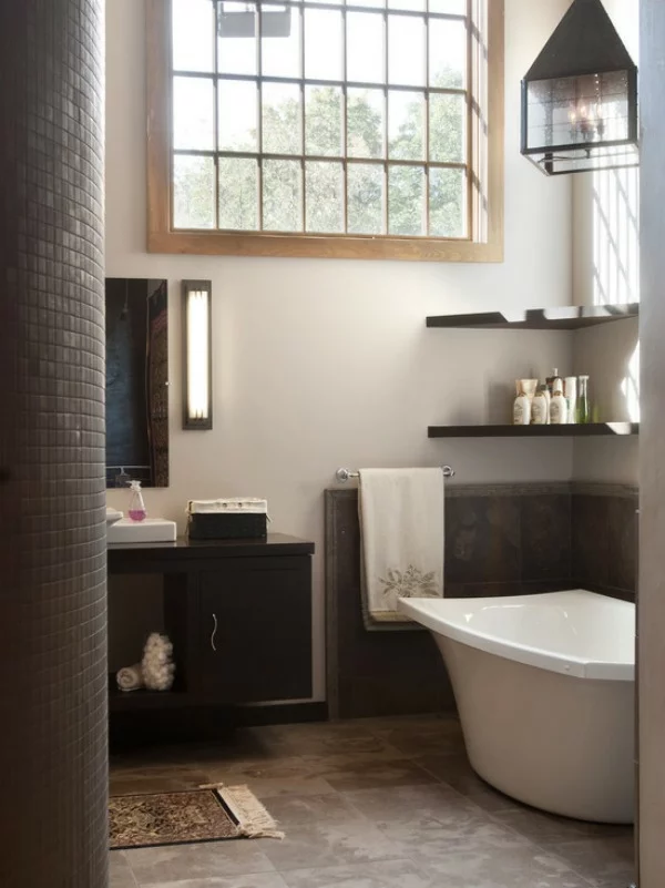 badezimmer designideen freistehende badewanne eckregal holz