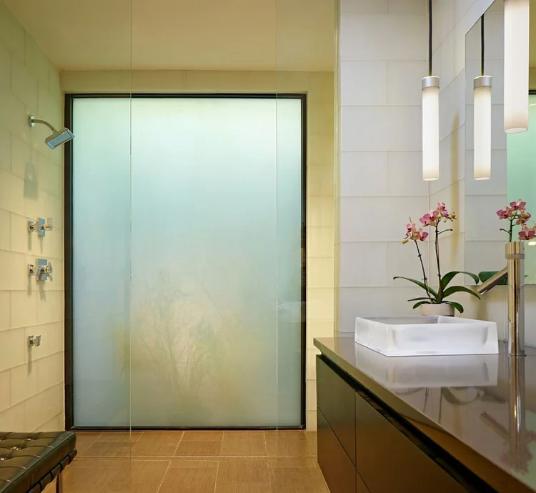 umweltfreundliches innendesign moderne badezimmer fliesen asiatischer stil