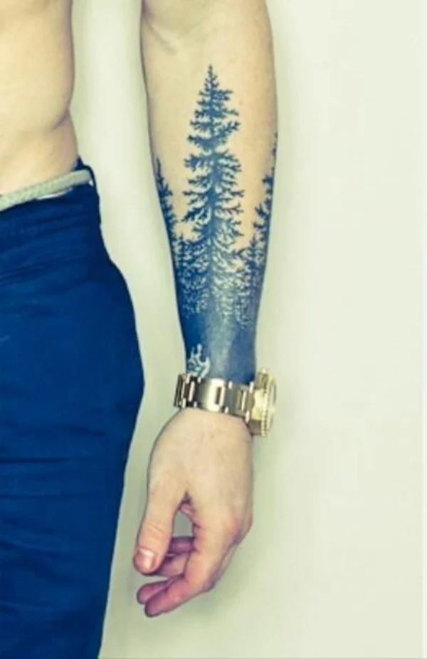 unterarm tattoo mann motive bäume