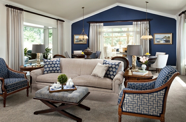 innendesign blau und weiß wohnzimmer pendelleuchten sitzecke
