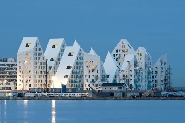designer architektur wohnkomplex wasser dänemark