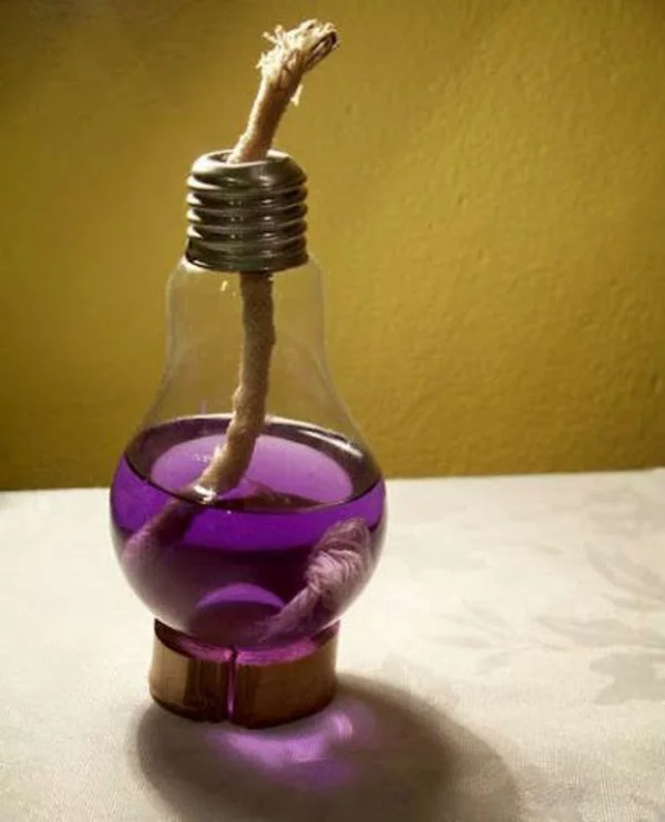 DIY Deko seil Glühbirnen lila flüssigkeit