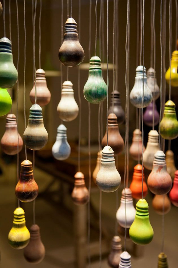 DIY Deko aus Glühbirnen pastell farben