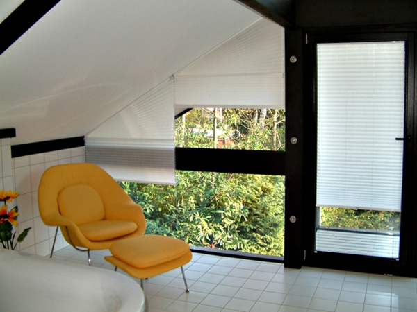 verdunkeln fensterfolien Dreiecksfenster  rollos designs eames lounge