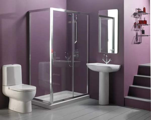 lila wandgestaltung wc waschbecken duschkabine wandspiegel treppe 