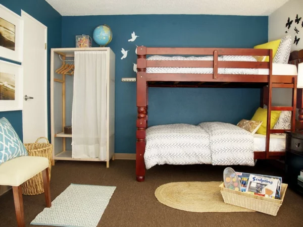 Hochbett im Kinderzimmer teppich farben pracht
