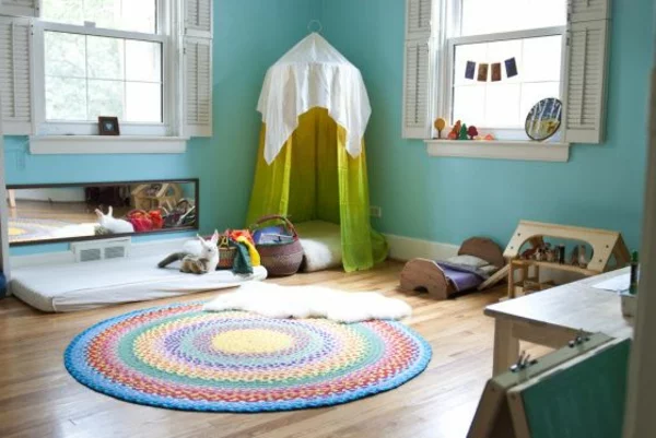 Kuschelecke im Kinderzimmer zelt rund teppich bunt