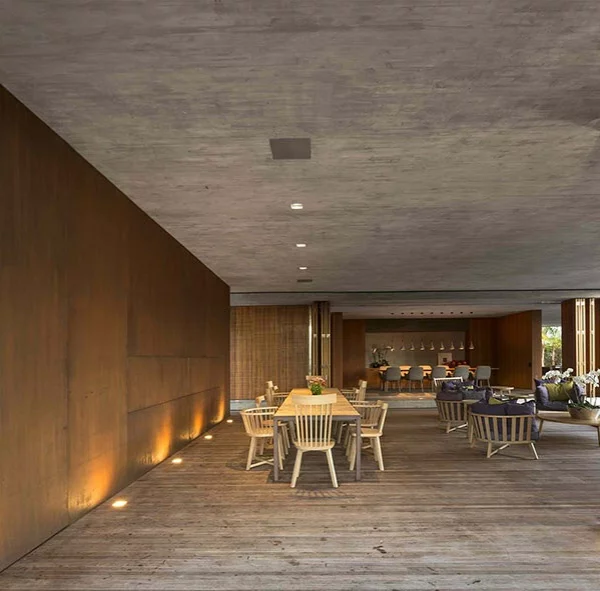 architektur und design p haus brasilien inneneinrichtung aus holz einbauleuchten