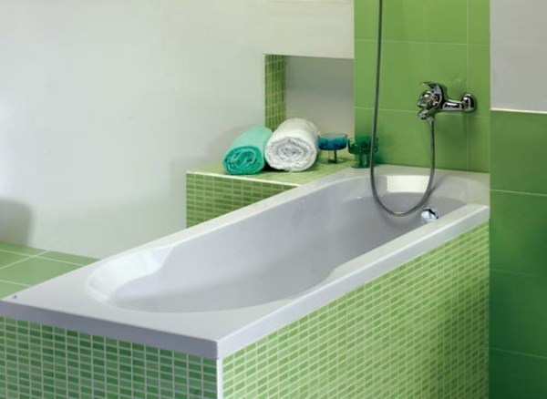 badewanne einfliesen einbauwanne badezimmer fliesen grün