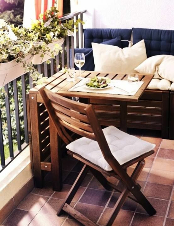 massivholz balkon bepflanzen blumenkasten holz möbel