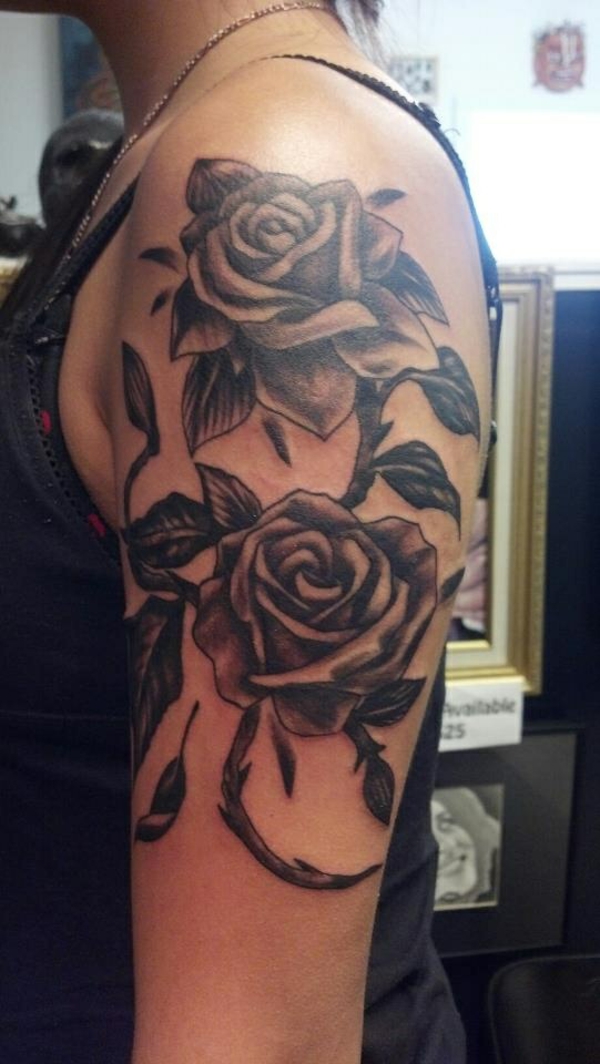 Frauen blumen tattoo arm Unterarm Tattoo