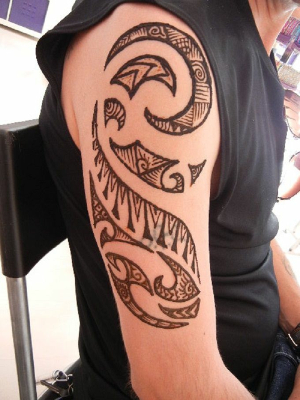 Oberarm motive tattoos männer Tattoo Arm