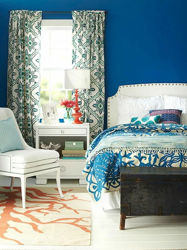 farbideen schlafzimmer blaue wandgestaltung bunte 