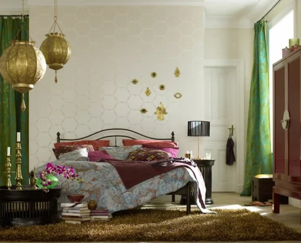 innendesign orientalisches schlafzimmer gold pendelleuchten bett 