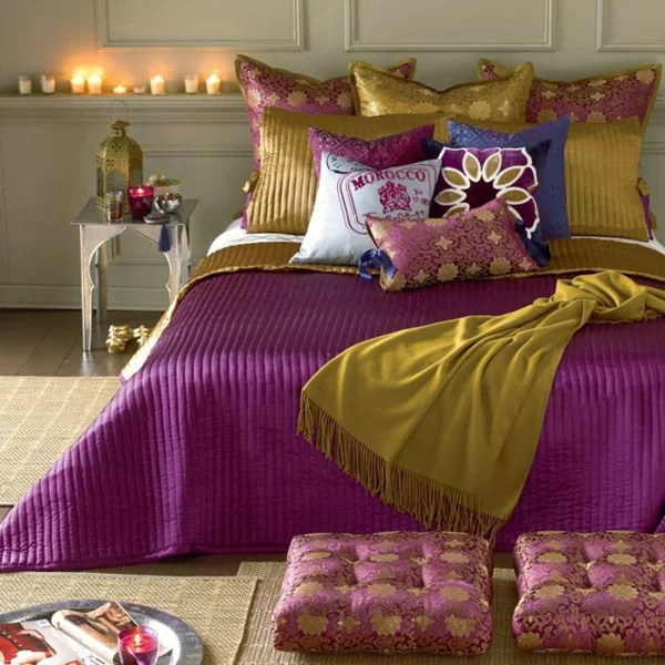 schlafzimmer lila und gold bett dekoideen