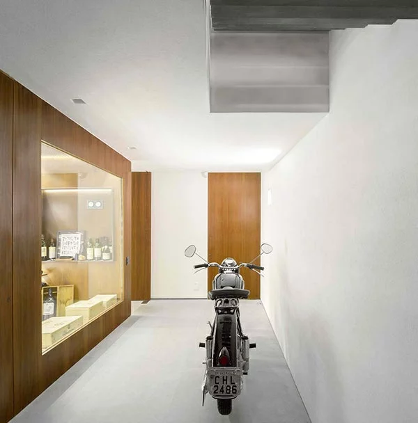 moderne architektur und innendesign p haus brasilien motorrad flur