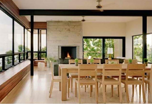 moderne esszimmer esstisch mit stühlen komplett aus holz kamin offener wohnraum