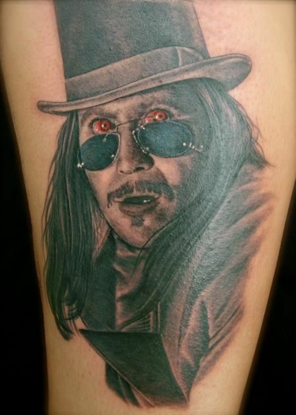 tattoo oberarm ideen vampir