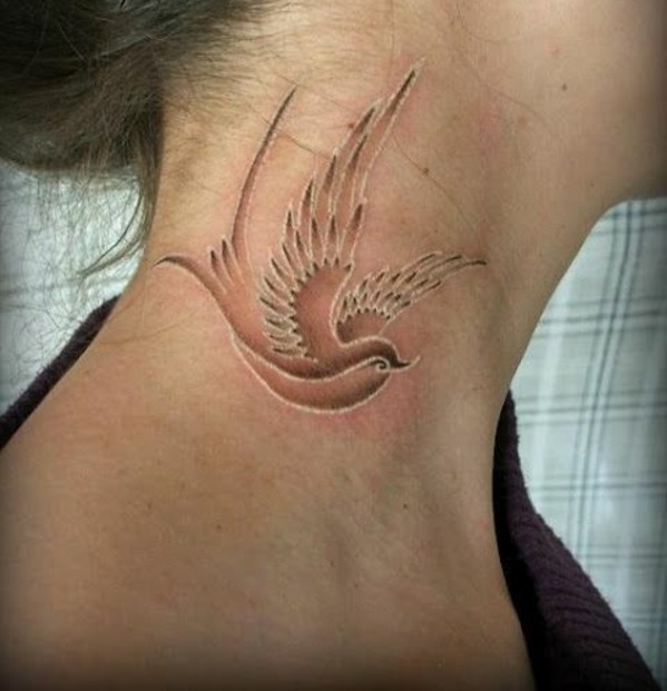 nacken tattoo vorlagen vogel schatten