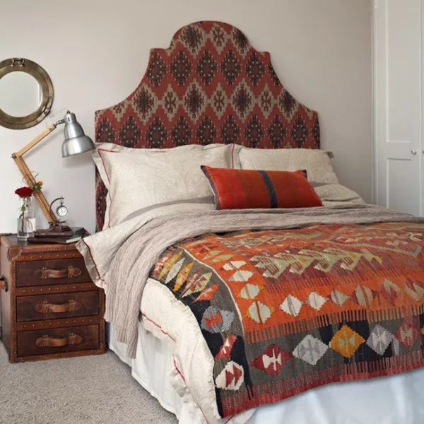 orange ikat muster marokkanisch schlafzimmer