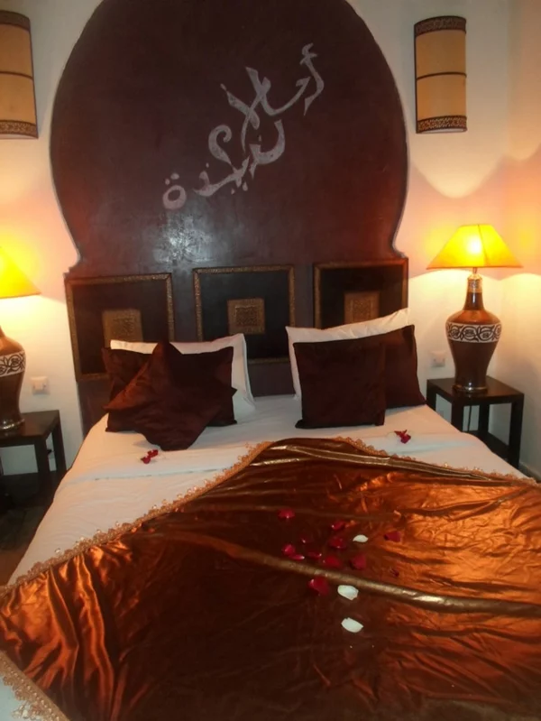 design marokkanisches schlafzimmer braune akzente