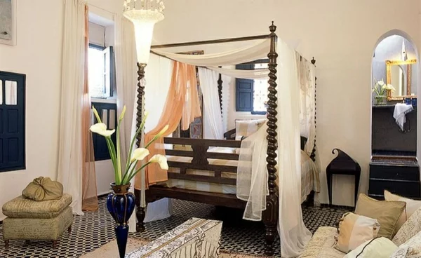 design orientalisches  schlafzimmer himmelbett pflanzen sofa