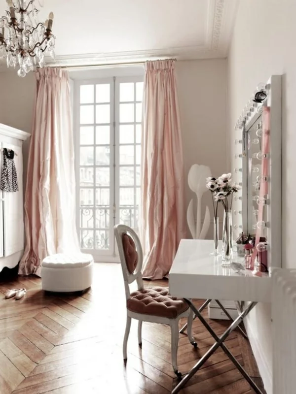 schminktisch spiegel leuchten ankleidezimmer einrichten begehbarer kleiderschrank