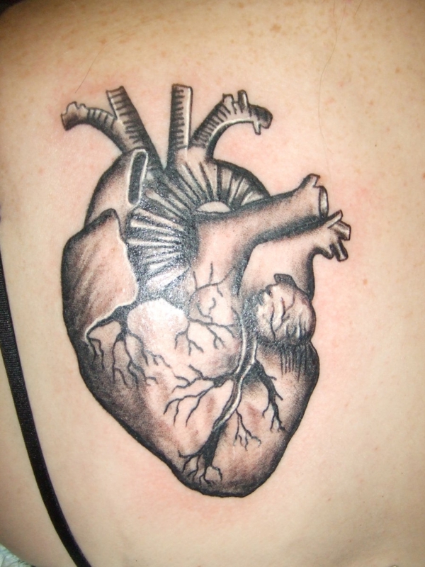tattoo motive herz biomechanische tattoos