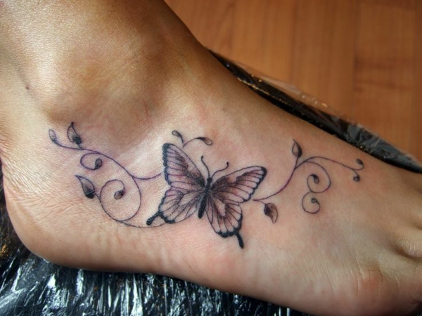 tattoos am fuß schmetterling tattoo 