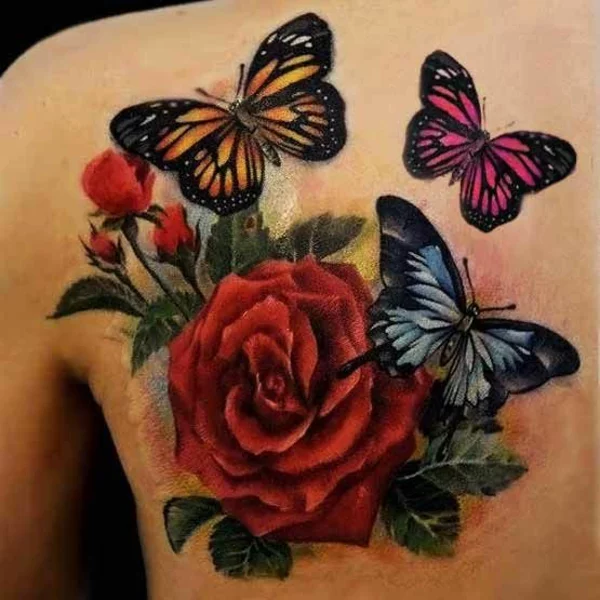 tattoos rücken schmetterling tattoo mit rose