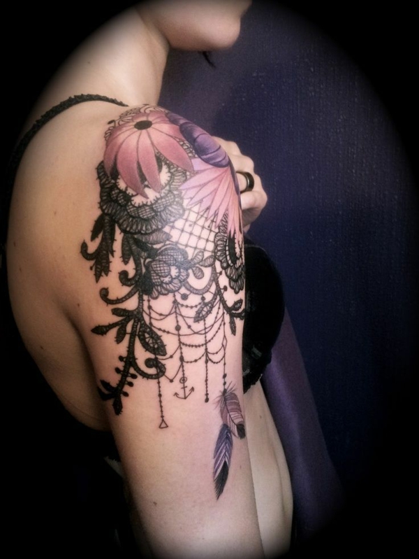 Oberarm blumen tattoo Blumen Tattoo