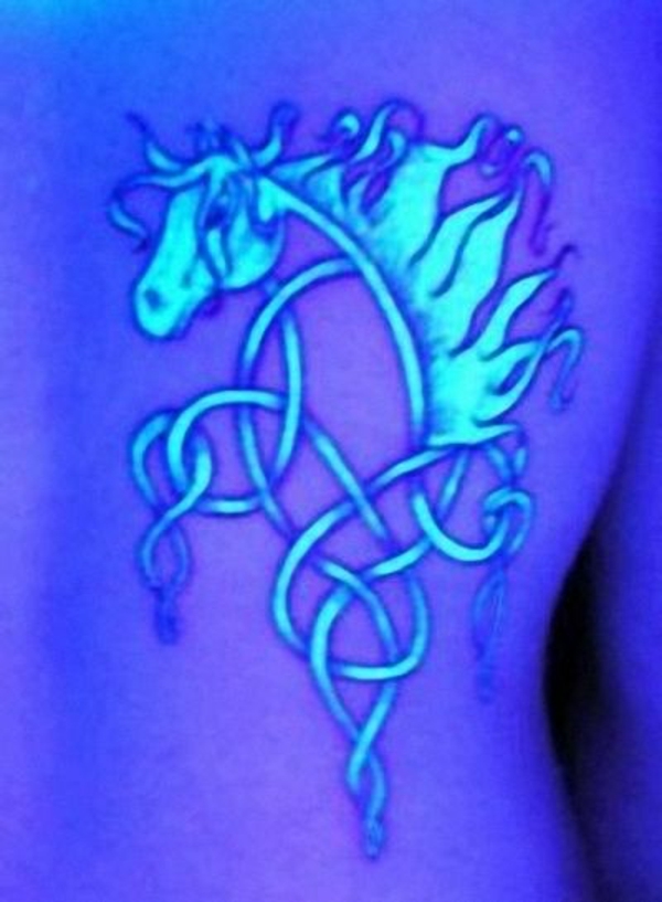 tattoos schwarzlicht tattoo motive