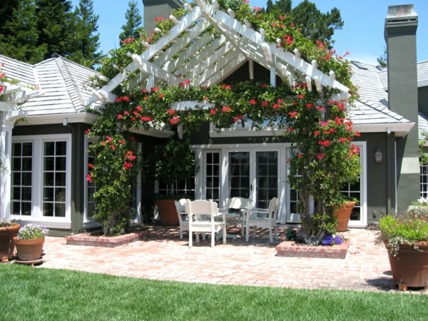 Coole Gartenlauben und Holzpavillons rosen