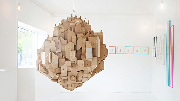 Cooles Stadtmodell aus Pappe von Nina Lindgren „schwebende Stadt“