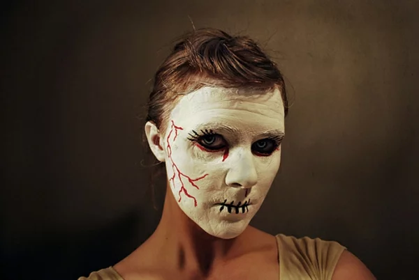 Horror Gesicht Schminken für Halloween weiß