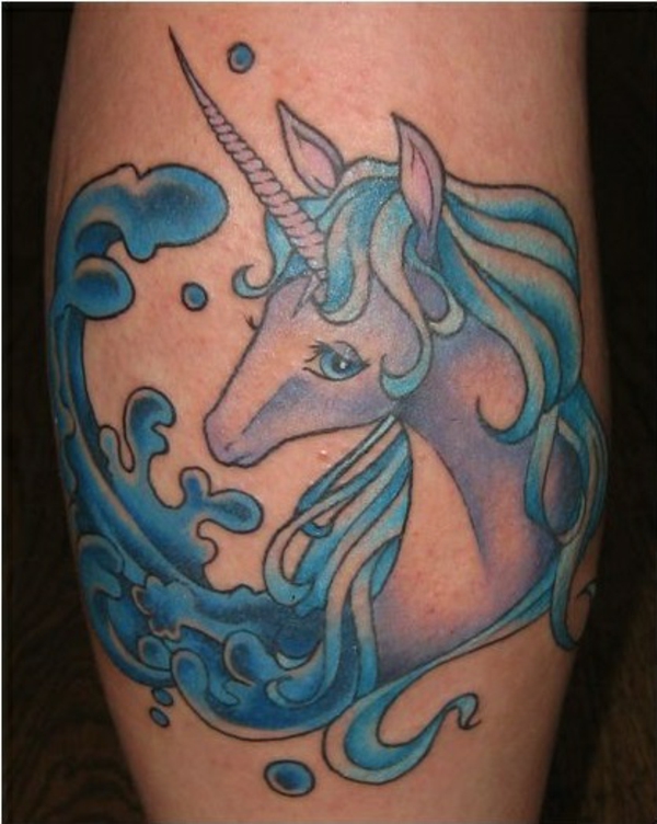 coole tattoos stier tattoo blau