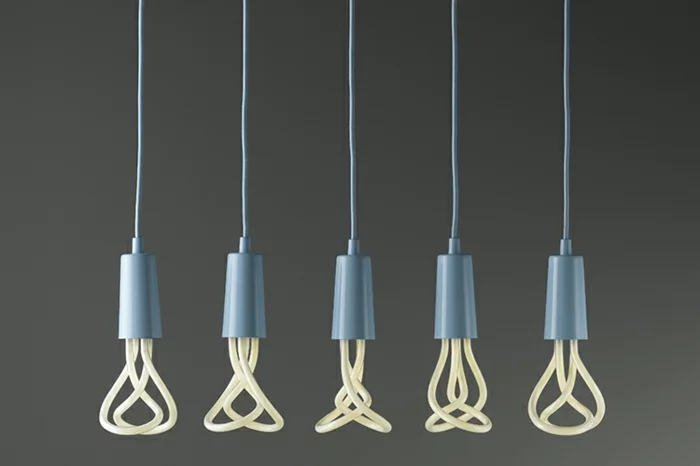 designer leuchten hulger glühbirnen pendelleuchten kabelleuchten blau