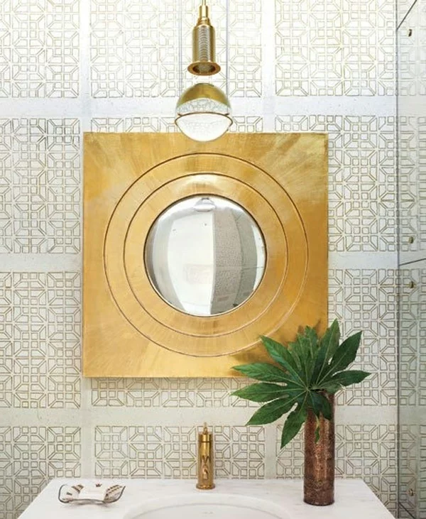 dunkle flecken spiegel im badezimmer golden messing
