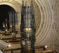 Designer Kaffeemaschine in Form einer gotischen Kathedrale
