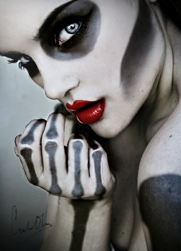 Halloween Schminke - als Zombie auf der Halloween Party