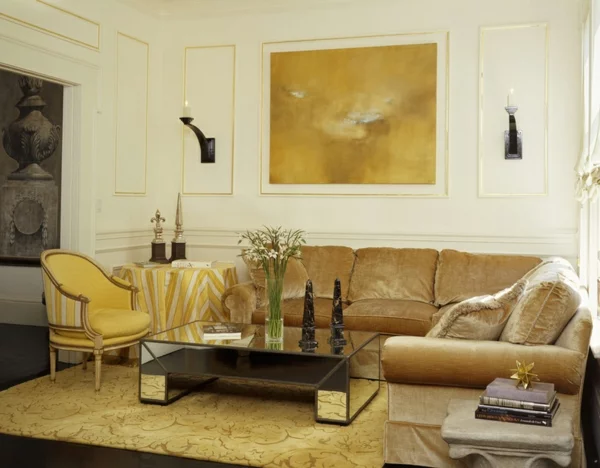 innendesign ideen ägyptischer stil farbakzente gold wohnzimmer sofa polstermöbel