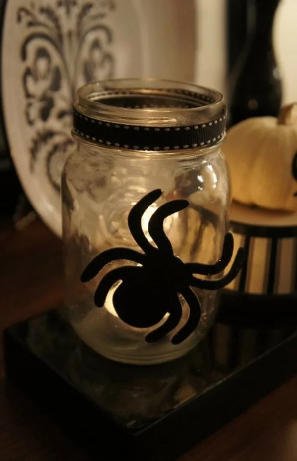 Halloween Deko Ideen spinne schwarz glas